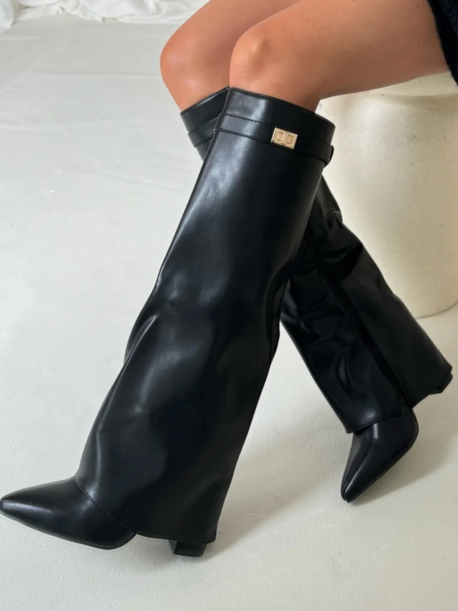 ALVINA | Luxe Wildleder-Look Hohe Stiefel mit Goldakzent