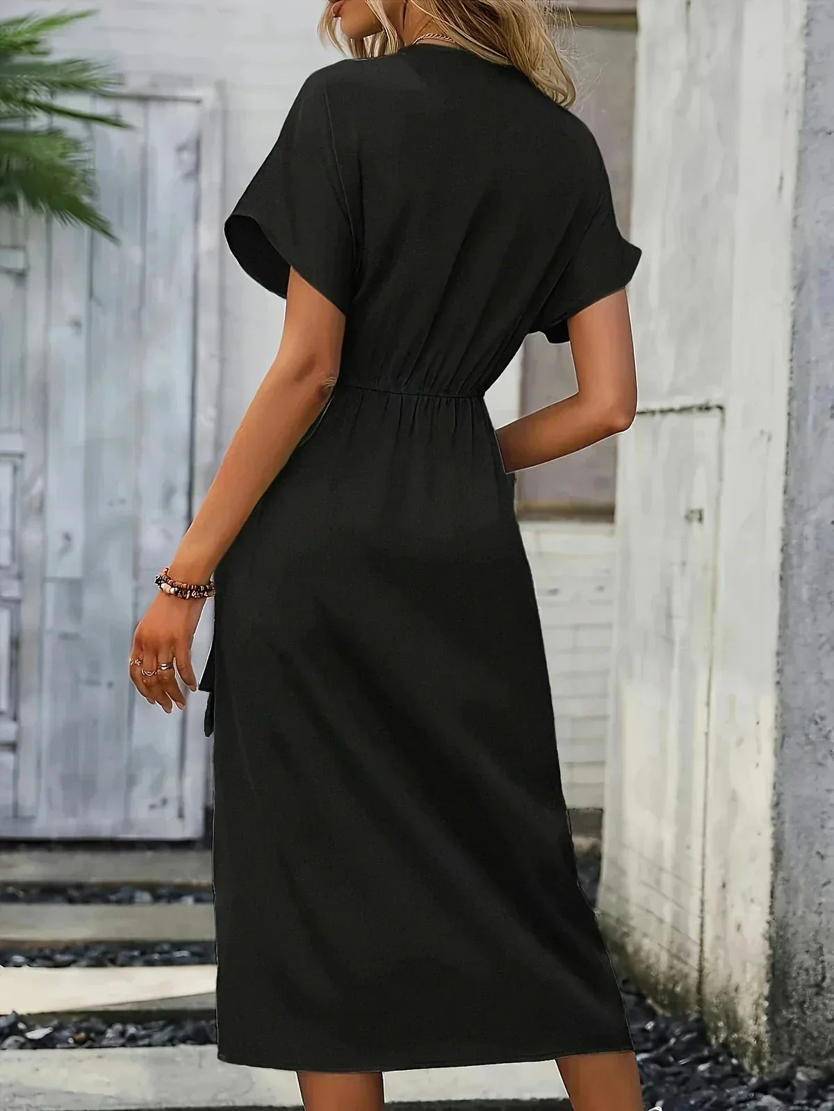 ALISSIA | Elegantes Wickelkleid mit raffinierten Details