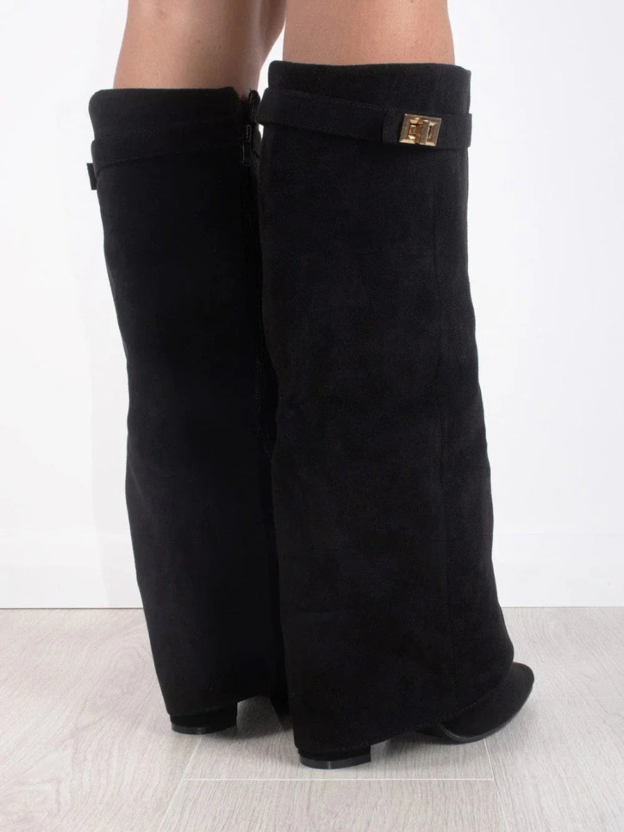 ALVINA | Luxe Wildleder-Look Hohe Stiefel mit Goldakzent