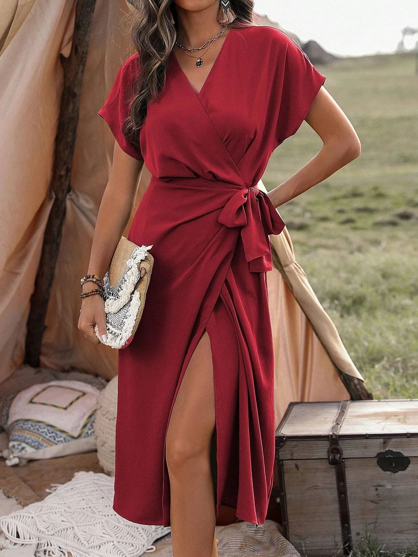 ALISSIA | Elegantes Wickelkleid mit raffinierten Details